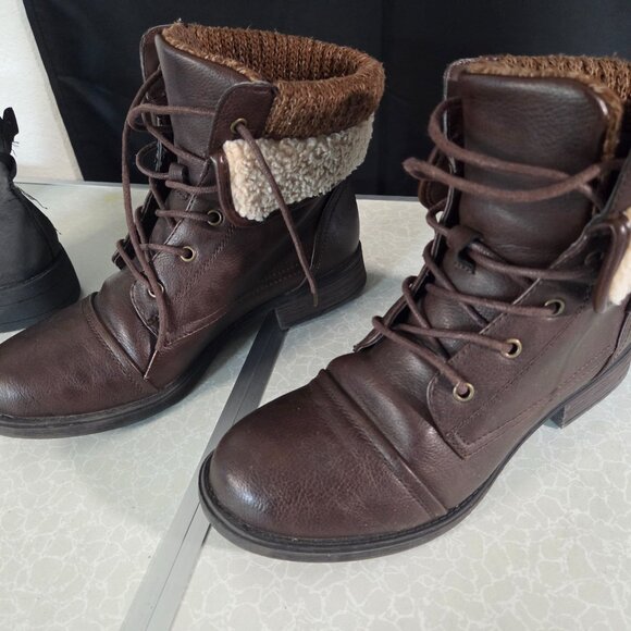 Two Nice Pairs Of Size 9 Boots! Both Very Nice Great Additions! - Picture 6 of 9